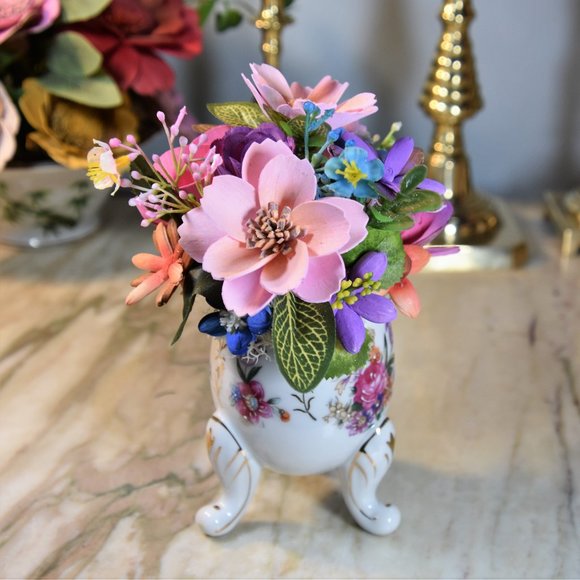 Beautiful hand-painted, footed, vintage, egg shaped vase with Sola flowers - Picture 10 of 12